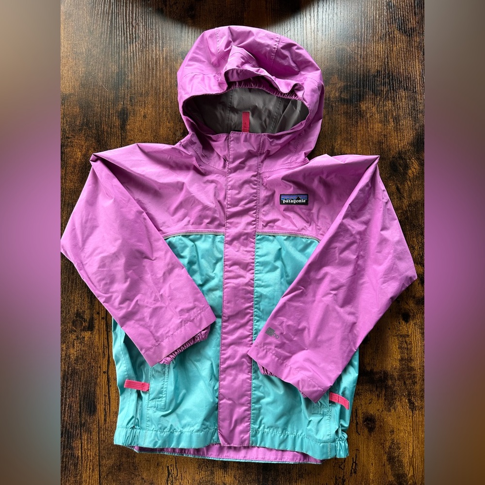 4T Patagonia H2no Raincoat
